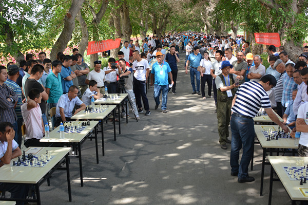 千人國際象棋比賽在霍城縣拉開戰幕
