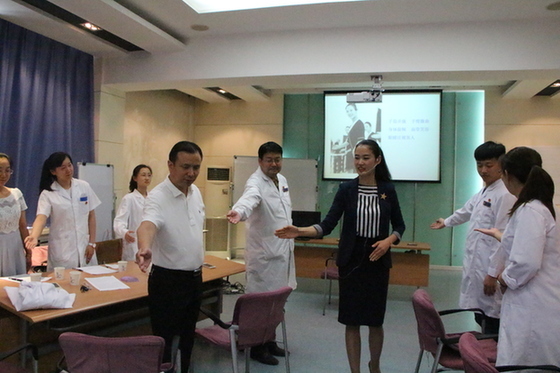 學禮儀 提形象 做“陽光航醫”