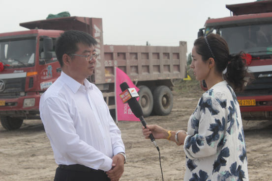 阿克陶縣縣委書記谷文勝同志出席皮拉勒鄉(xiāng)農(nóng)業(yè)科技產(chǎn)業(yè)示范基地奠基開幕儀式