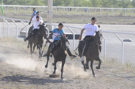 塔城市少數民族傳統體育運動會開幕