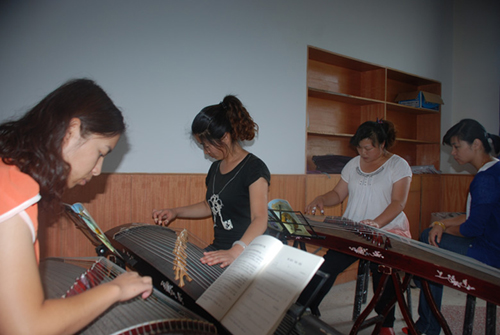 青河縣:免費培訓班古箏受歡迎