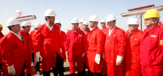 克拉瑪依紅山油田公司第一口油井開(kāi)鉆