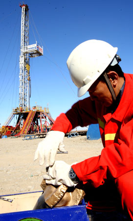 克拉瑪依石油工人：沖刺一百萬 獻禮“十八大”