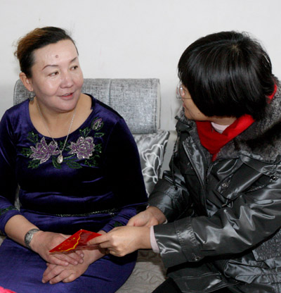 克拉瑪依市殘聯(lián)開展“送文化進(jìn)農(nóng)村”活動(dòng)