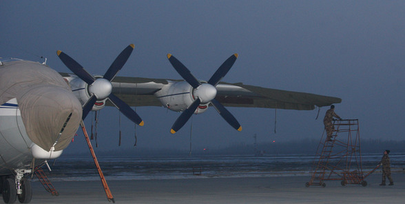 新疆：飛機增雪正當時