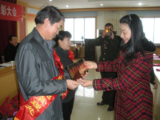 倆的哥的姐被評為伊寧市好的哥的姐