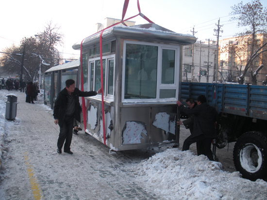 伊犁州:愛心候車取暖屋溫暖群眾心