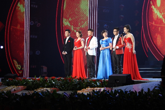 新疆兵團舉行2013年春節電視文藝晚會