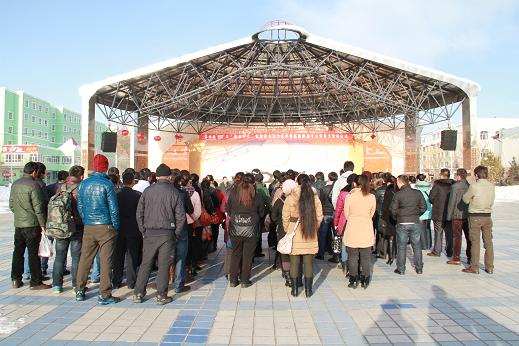 政府組織外出務工 走出大山路更寬