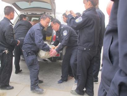 庫爾勒墾區(qū)公安局局長到蘇塘慰問實習(xí)新警