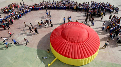 新疆克拉瑪依：消防疏散進(jìn)校園