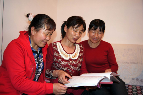 記新疆兵團第六師共青團農場四連計生宣傳員張玉紅