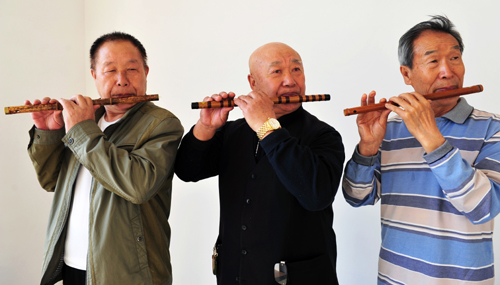 歡快笛聲喚春天