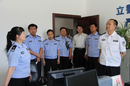 新疆自治區公安廳副廳長牟宗義蒞臨奎屯市檢查指導工作