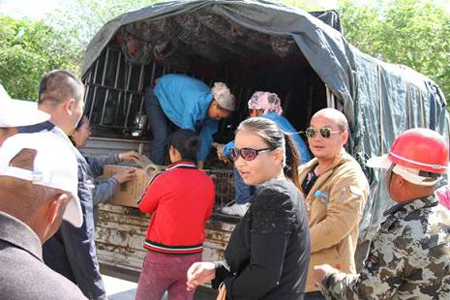 青河縣啟動(dòng)“愛心雞苗”發(fā)放儀式推進(jìn)農(nóng)村留守婦女實(shí)現(xiàn)靈活就業(yè)促創(chuàng)收