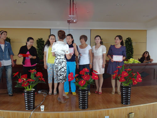 “你我共享”奇臺六小家庭教育指導委員會經驗交流活動