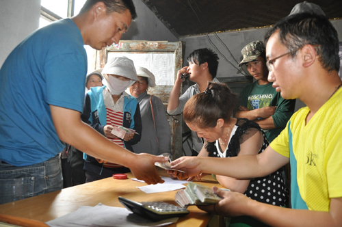 定居農民打短工增收