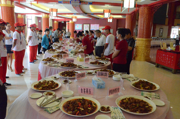 新疆沙灣第三屆大盤美食文化旅游節(jié)隆重開幕