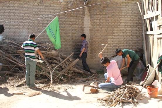 阿合奇大學(xué)生村官愛基層親民眾打造村官村民新氣象