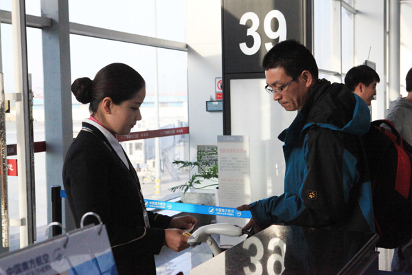 國慶黃金周南航在疆運送旅客18萬人 錯峰出行成亮點