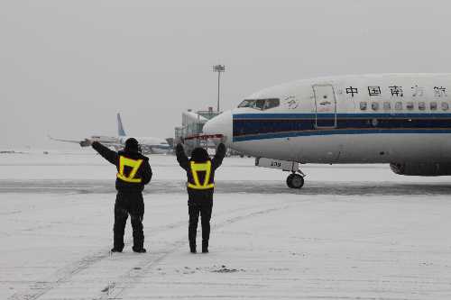 霧雪頻擾邊城 南航新疆全力打好春運(yùn)收官戰(zhàn)