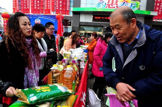 克拉瑪依油城開展“3.15”打假活動