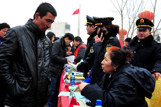 克拉瑪依油城開展“3.15”打假活動