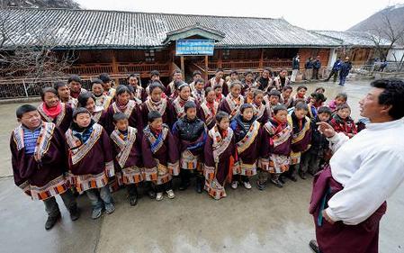 雪山腳下的普利藏文學校（組圖）