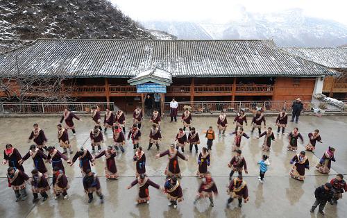 雪山腳下的普利藏文學(xué)校（組圖）