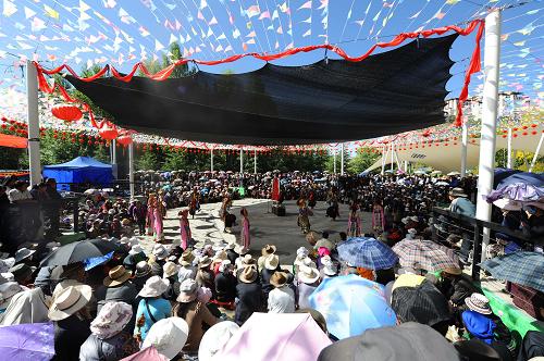 拉薩雪頓節進行非物質文化遺產展示展演活動