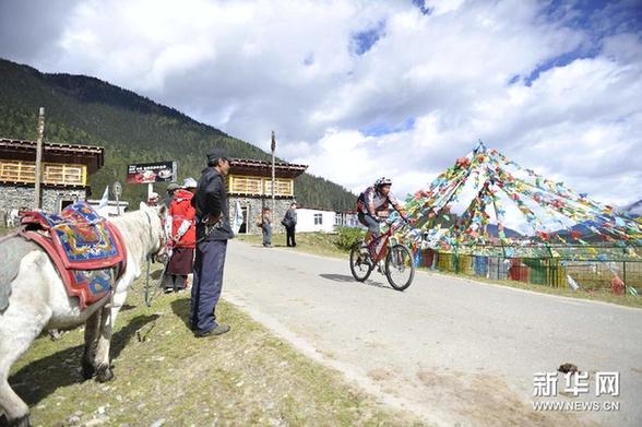 自行車——西藏林芝環(huán)魯朗自行車賽開賽