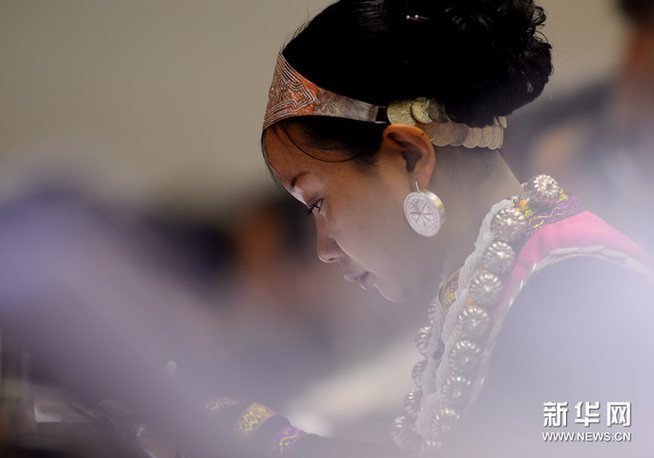 西藏自治區第十屆人民代表大會第一次會議在拉薩舉行