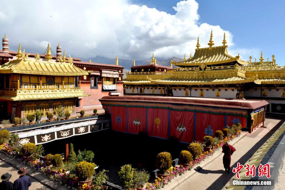 西藏大昭寺史上最大規模金頂維修竣工