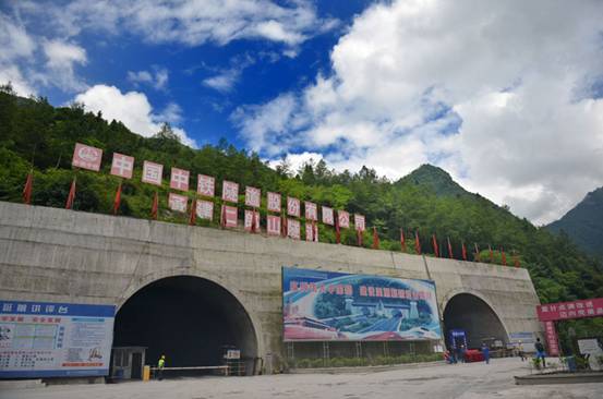 交通運(yùn)輸部部長(zhǎng)楊傳堂談西藏交通規(guī)劃