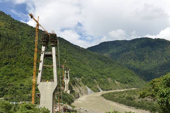 交通運(yùn)輸部部長(zhǎng)楊傳堂談西藏交通規(guī)劃