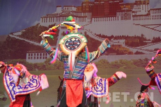 西藏特色歌舞表演征服加拿大觀眾