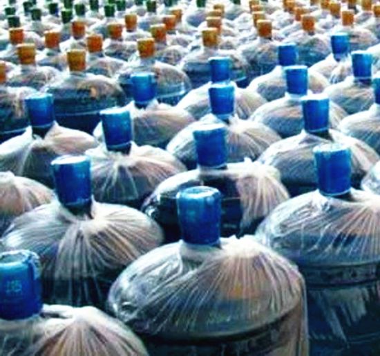 國家食藥總局:近800種瓶(桶)裝水不合格 怡寶榜上有名