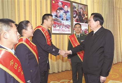 陳全國在會見西藏全國公安機關愛民模范代表