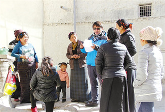 桑珠孜區(qū)黨員走訪基層開展“兩學一做”學習教育