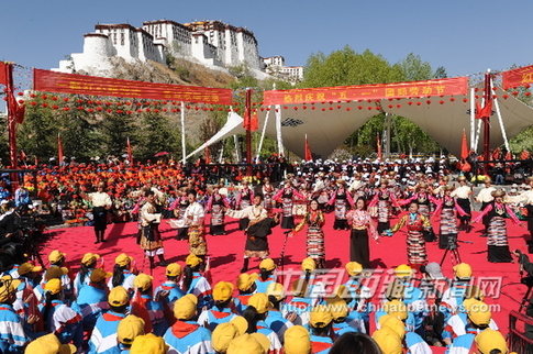 紅色歌曲拉薩唱 拉薩舉行慶五一紅歌演唱會(huì)