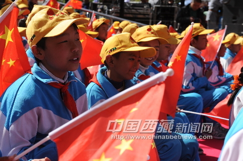 紅色歌曲拉薩唱 拉薩舉行慶五一紅歌演唱會(huì)