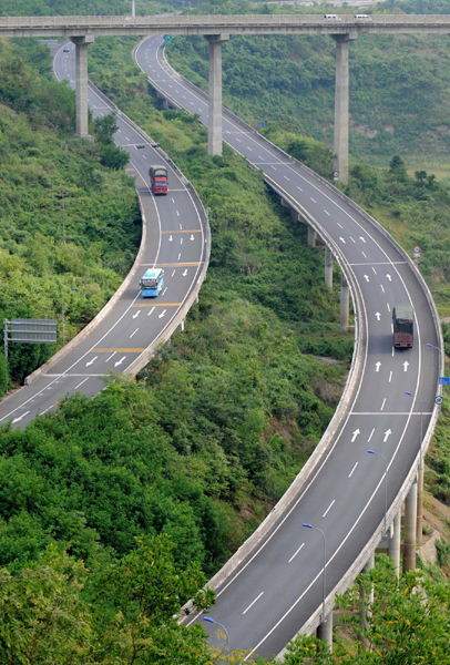 云南將投資5000億元加快交通建設