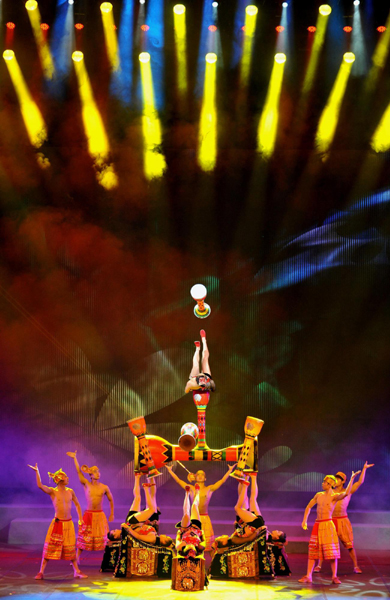 民族風(fēng)情歌舞表演扮靚“昆交會”