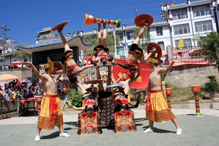 “文化大篷車·千鄉萬里送戲行”送戲到巧家
