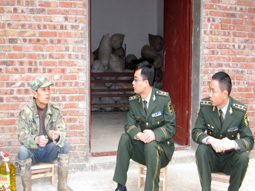天保邊檢站開展“傳承雷峰精神 爭當(dāng)優(yōu)秀國門衛(wèi)士”活動(dòng)