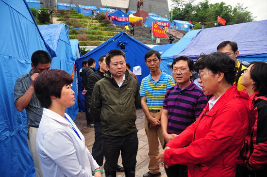 范一大赴彝良檢查指導抗災救災工作