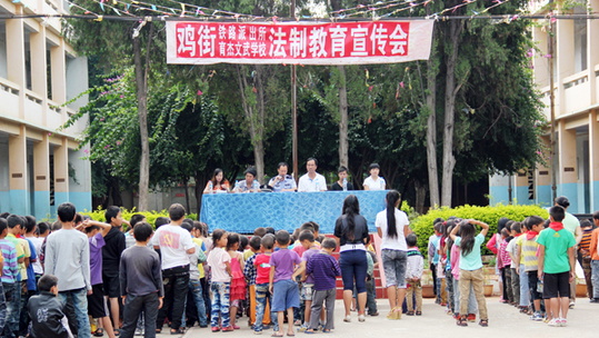 開遠(yuǎn)鐵路公安到玉蒙鐵路沿線學(xué)校開展愛路護(hù)路宣傳