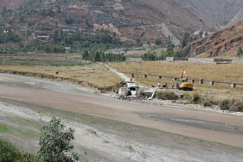 拆掉排污口 清水涌出來 昆明東川區積極整治“牛奶河”