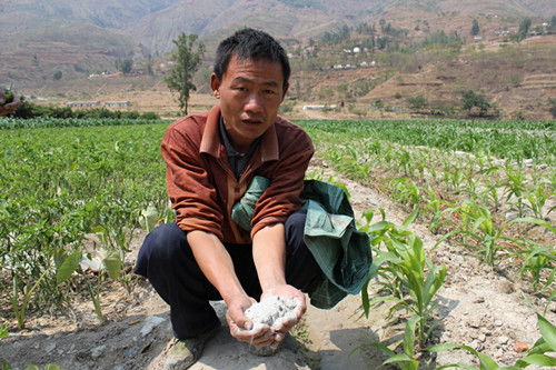 昆明東川區(qū)小江水質(zhì)達標(biāo) 村民稱水清可直接澆地