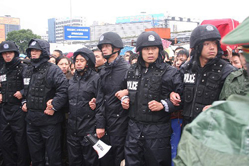 用生命踐行責(zé)任與使命 用忠誠(chéng)鑄就藍(lán)盾和警——昆明鐵路公安局昆明公安處“二級(jí)英雄模范”班超同志事跡